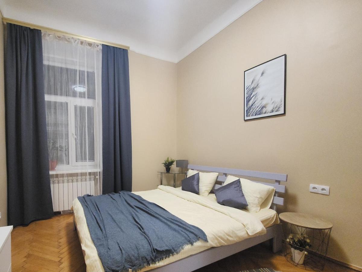 В Центрі М.Чернівці 2 Кімнатна Затишна Квартира. Luaran gambar