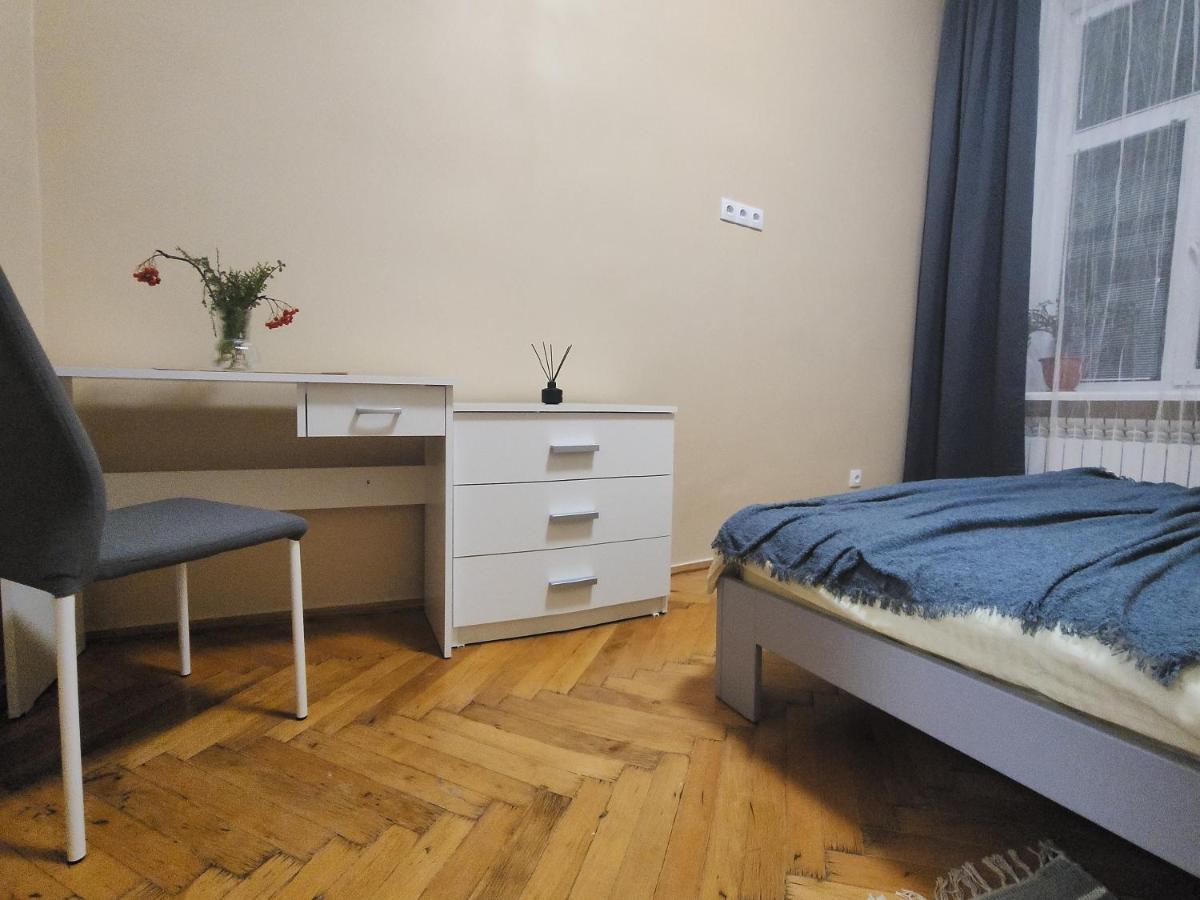 В Центрі М.Чернівці 2 Кімнатна Затишна Квартира. Luaran gambar